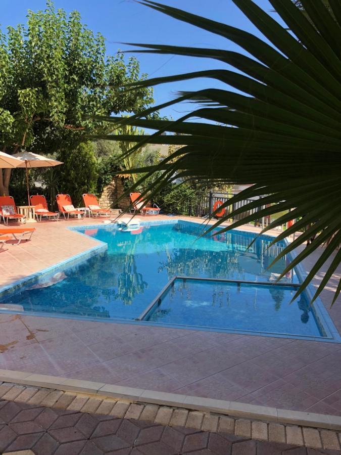 Vrisi Apartments & Villa Pitsidia Exterior foto