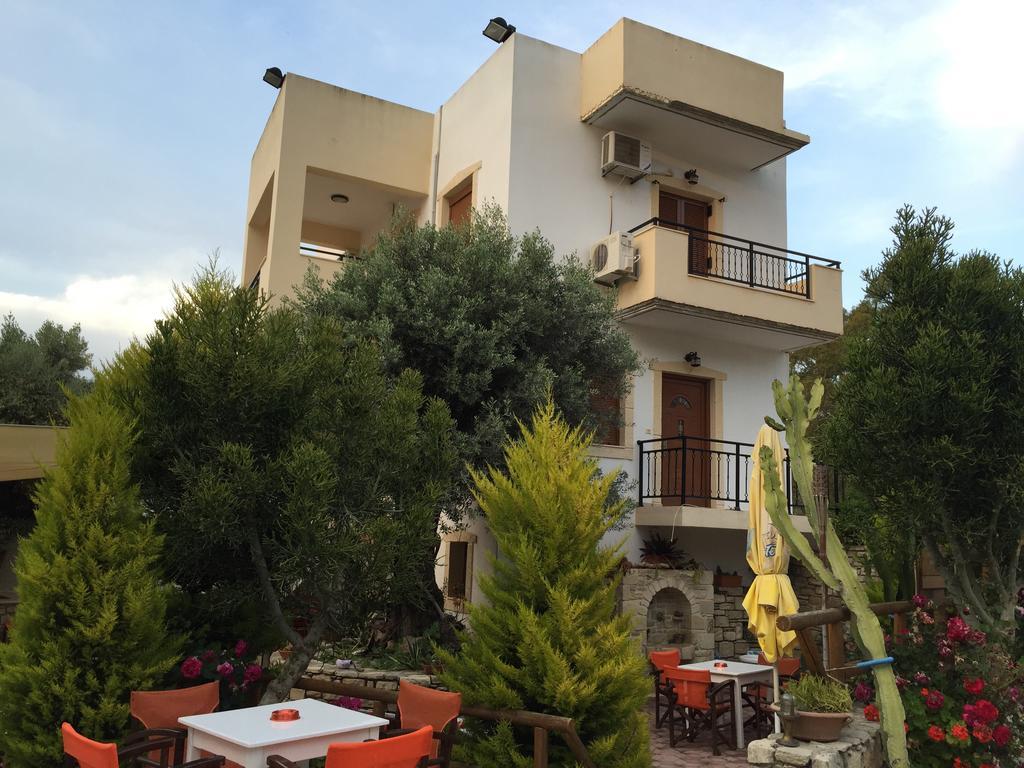 Vrisi Apartments & Villa Pitsidia Exterior foto