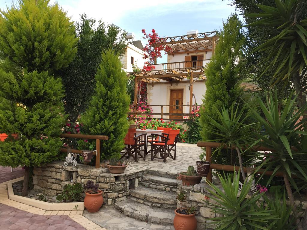 Vrisi Apartments & Villa Pitsidia Exterior foto