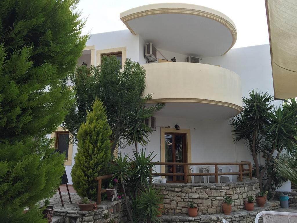 Vrisi Apartments & Villa Pitsidia Exterior foto