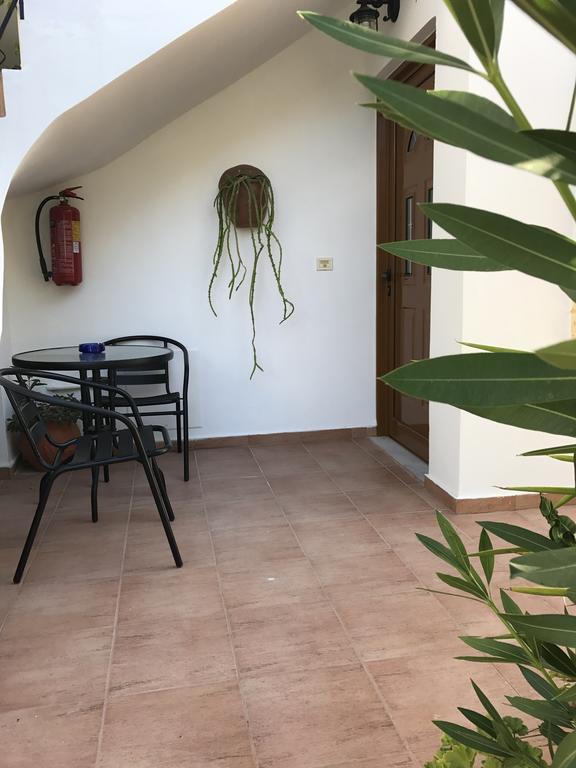 Vrisi Apartments & Villa Pitsidia Exterior foto