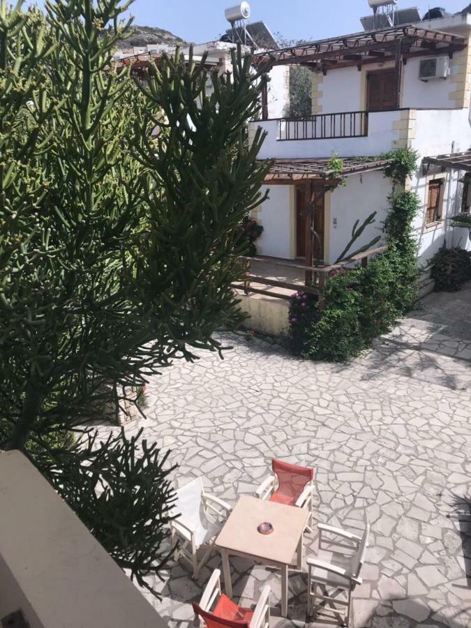 Vrisi Apartments & Villa Pitsidia Exterior foto